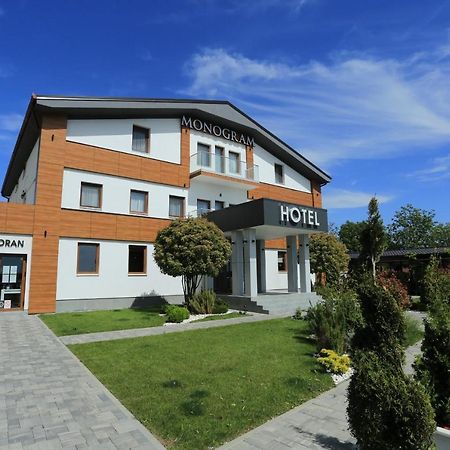 Hotel Mv Monogram à Indija Extérieur photo