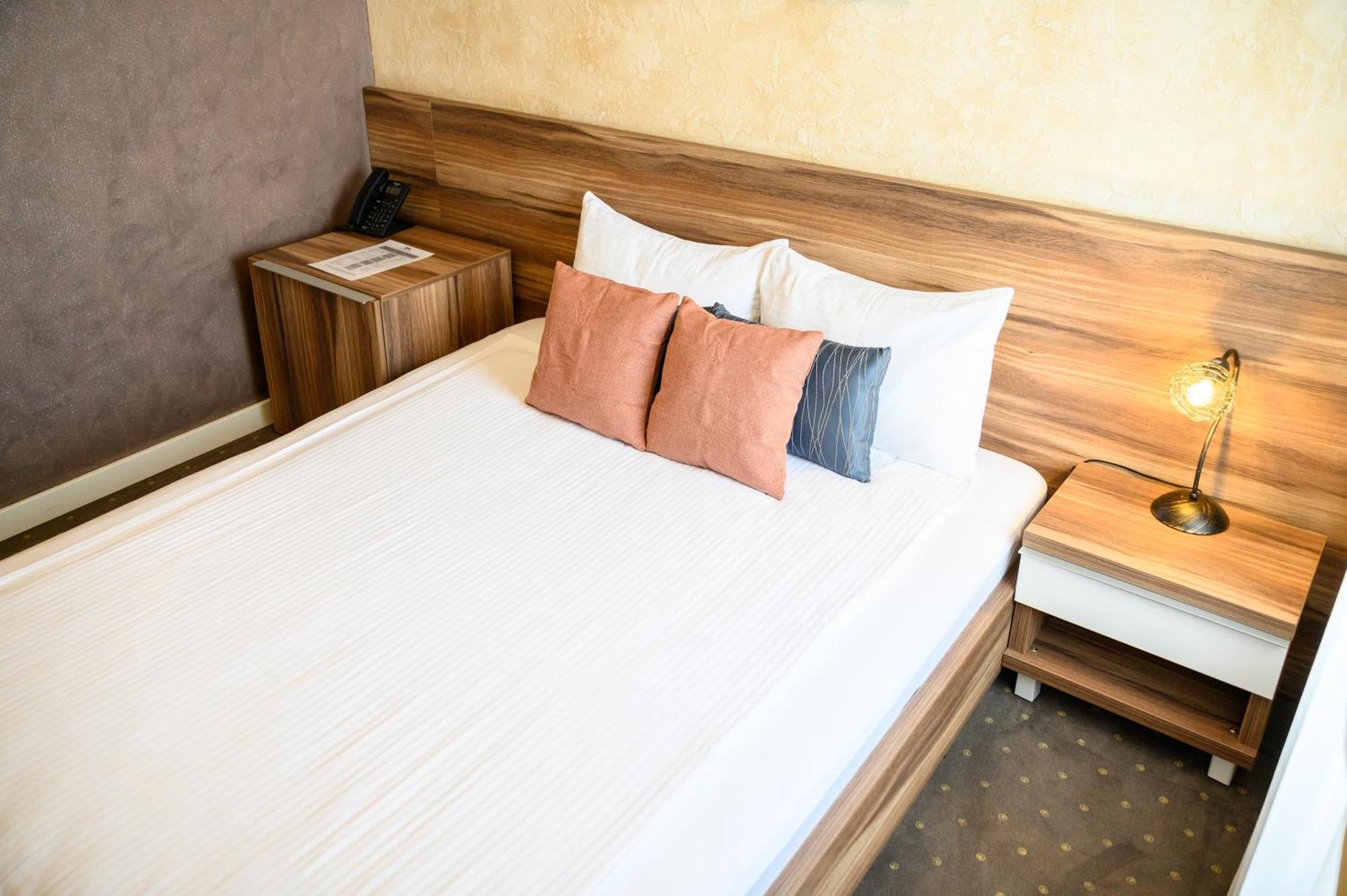Hotel Mv Monogram à Indija Extérieur photo